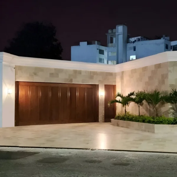 Puerta madera | Trujillo - Imagen 2
